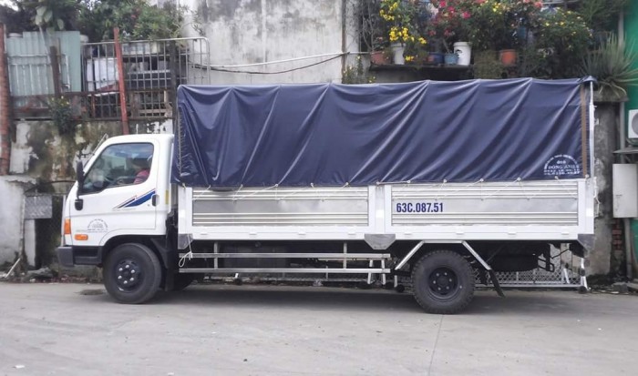 Bán xe tải Hyundai HD700 tải trọng 6.9 tấn giá tốt
