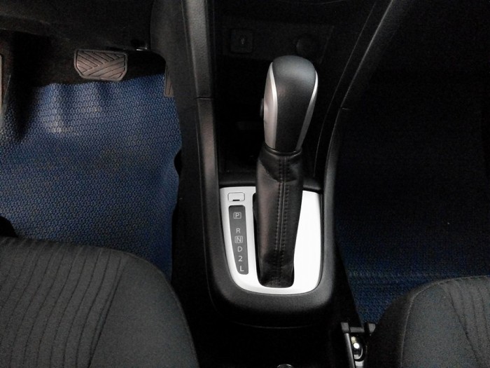 Suzuki Swift 2015 phiên bản đặt biệt giảm giá cực sốc tặng trọn gói đăng kí xe, chỉ với 575 triệu đồng sở hữu ngay
