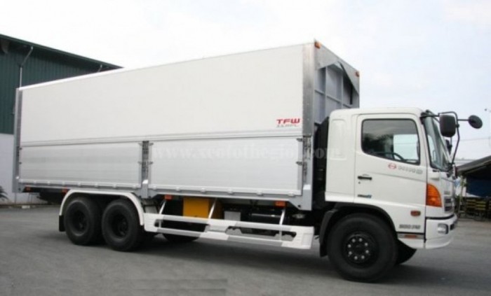 Bán xe Hino thùng kín 4.3 tấn nhập khẩu Nhật Bản – mới 100%.