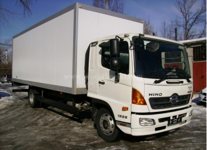 Bán xe Hino thùng kín 4.3 tấn, cực chất, mới 100%- xe có sẵn
