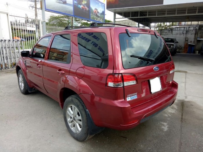 Bán Escape 2013 màu đỏ 2.3L chạy 31.000km, xe chính hãng