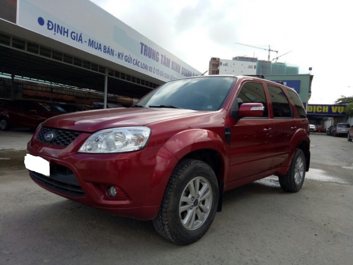 Bán Escape 2013 màu đỏ 2.3L chạy 31.000km, xe chính hãng