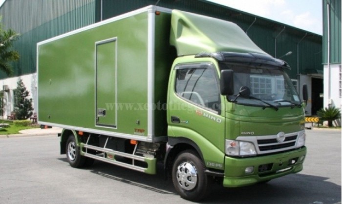 Xe Hino thùng kín 4.3 tấn mới về, cam kết giả rẻ toàn quốc.