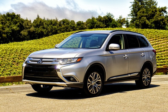 Mitsubishi Outlander All New nhập khẩu nguyên chiếc tại Nhật Bản -Khuyến mãi hấp dẫn