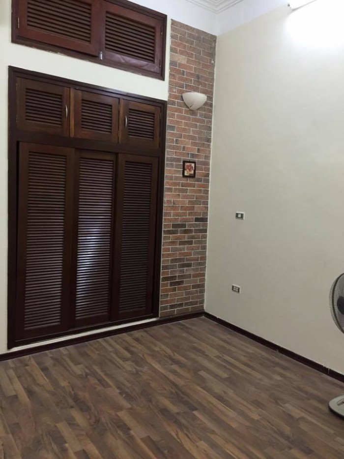 Bán nhà gần Ngã Tư Sở, Thanh Xuân, ngõ ô tô, 32m, 4 tỷ.