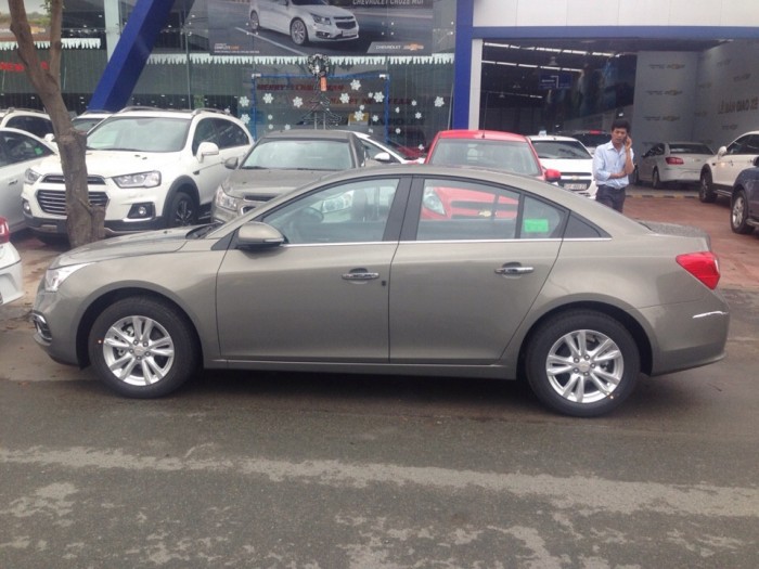 Bán chevrolet cruze 2017 tính năng mơi, hổ trợ hồ sơ khó lên đến 90% – 100%