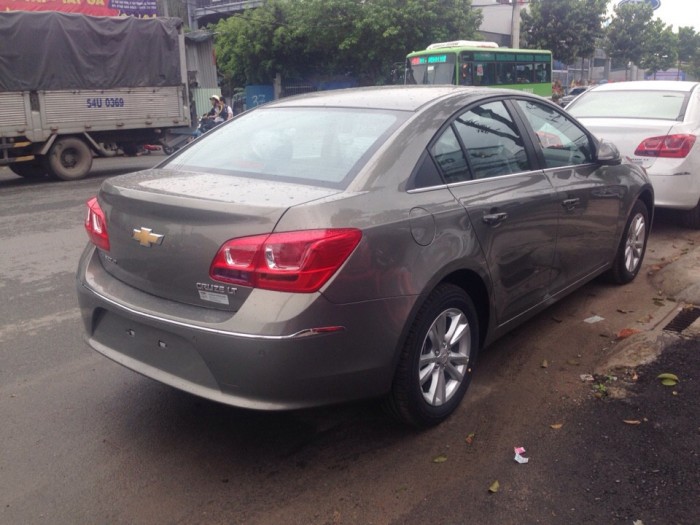 Bán chevrolet cruze 2017 tính năng mơi, hổ trợ hồ sơ khó lên đến 90% – 100%