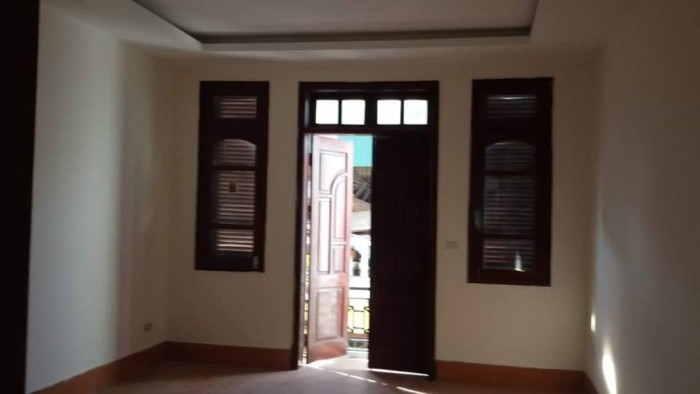 Nhà đẹp, ngõ rộng, phố khuất duy tiến, có gara, 7.2 tỷ