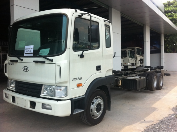 Xe hyundai HD210 tải trọng chở hàng hóa 13.5 tấn