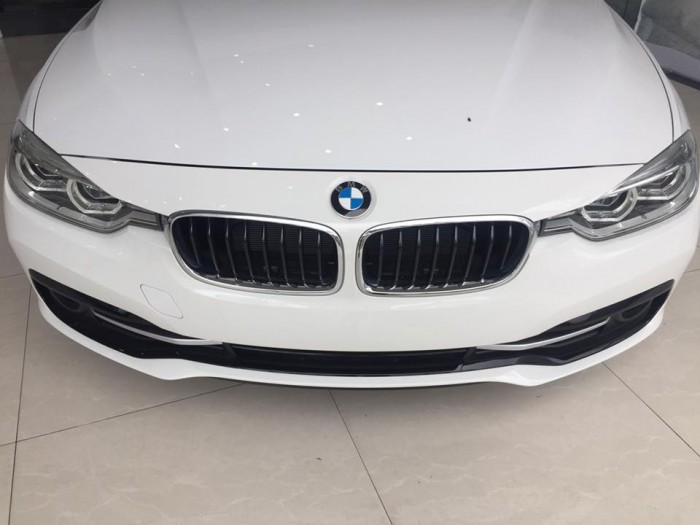 BMW 330i độc nhất miền trung. Phân phối chính hãng. Khuyến mãi đặt biệt dịp khai trương Showroom