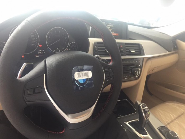 BMW 330i độc nhất miền trung. Phân phối chính hãng. Khuyến mãi đặt biệt dịp khai trương Showroom