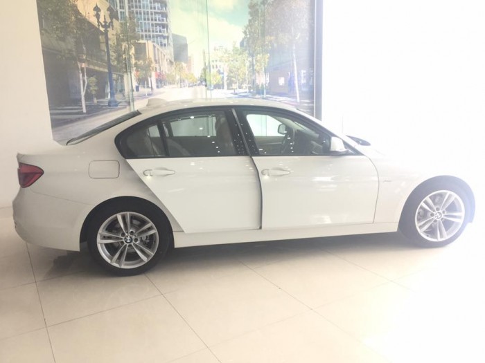 BMW 330i độc nhất miền trung. Phân phối chính hãng. Khuyến mãi đặt biệt dịp khai trương Showroom