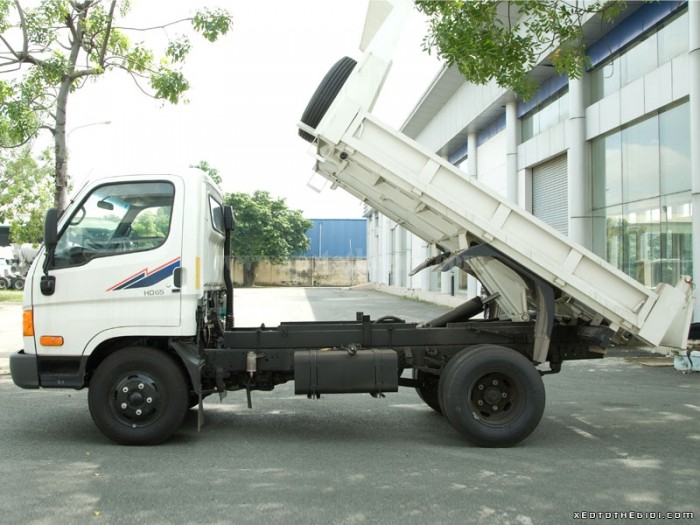 Xe Ben hyundai HD65 thùng ben thể tích 2,5 m3, tải trọng 2.500 kg