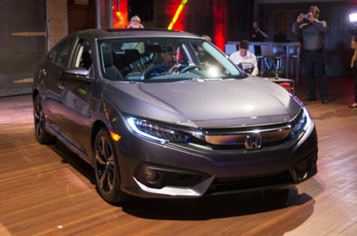 Khuyến mãi lớn khi mua xe honda civic 2017 tại honda kim liên quảng bình