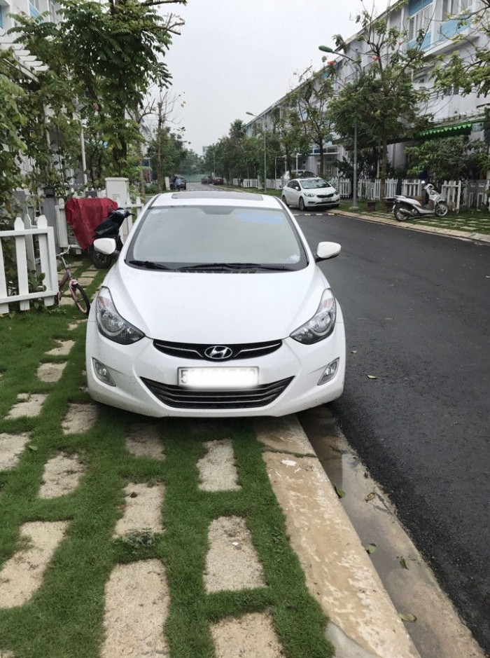 Huyndai elantra 2013 1.8AT màu trắng cực chất
