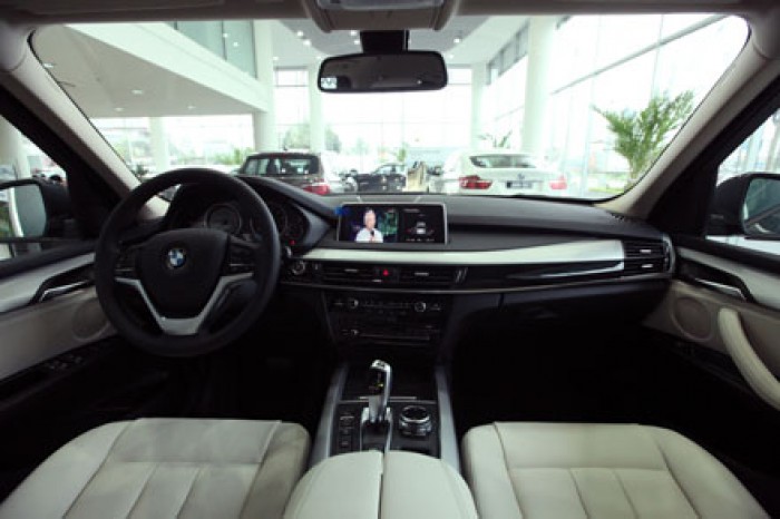 BMW X5 2017, màu trắng, nhập khẩu, tặng trước bạ khủng!