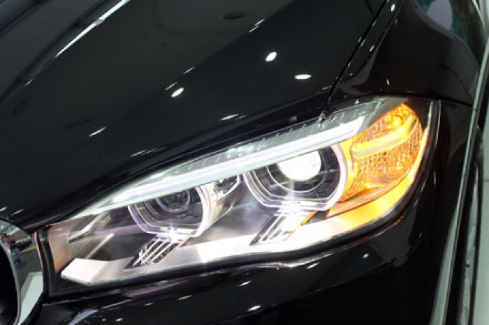 BMW X5 2017, màu trắng, nhập khẩu, tặng trước bạ khủng!