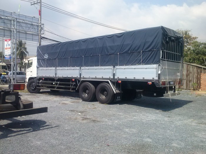 Xe tải Hino 16 tấnFL8JTSL thùng mui bạt dài 7m8 -9m4 Có xe giao ngay
