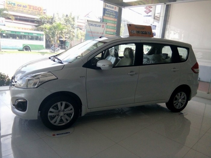 Suzuki Ertiga 2016 tặng quý khách hàng hơn 20 triệu đồng khi mua xe trong tháng 12 này