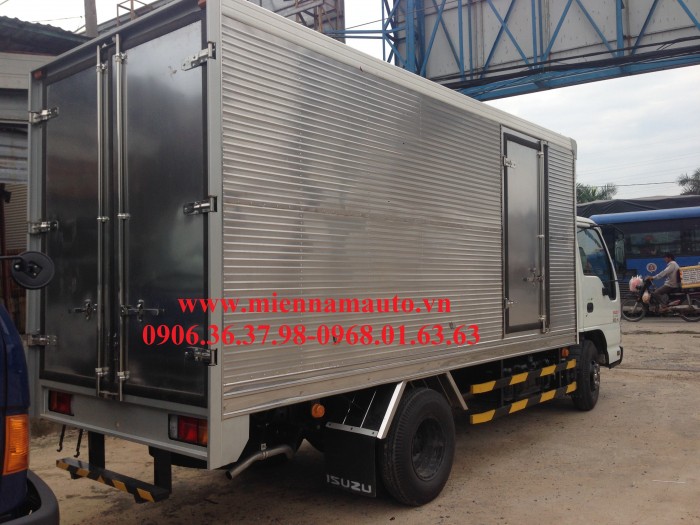 Xe Isuzu 1,9t vào thành phố