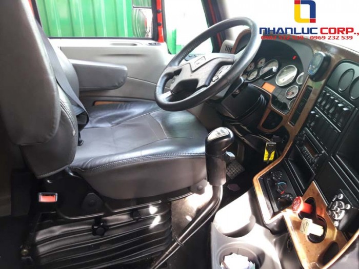 Đầu kéo mỹ hoàng huy 2012