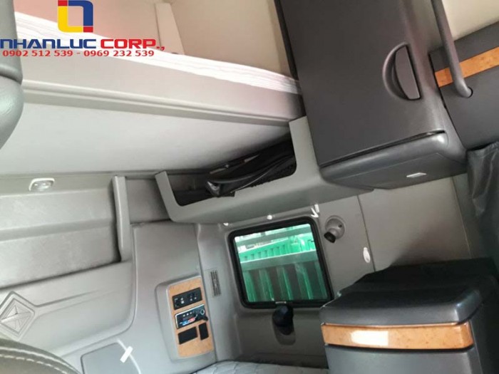 Đầu kéo mỹ hoàng huy 2012