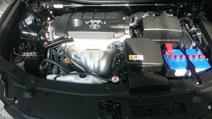 Cần bán lại xe toyota camry 2.5 q đời 2018, xe mới màu đen giá 1.300 tr