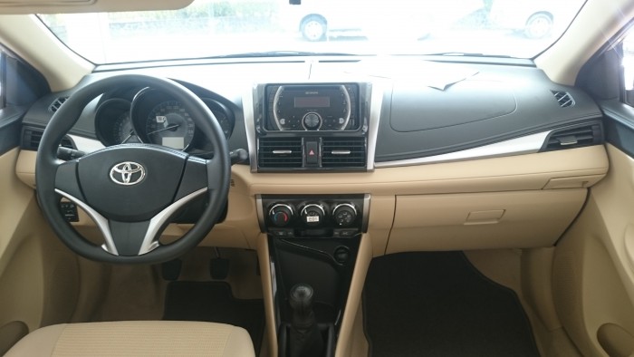 Bán xe Toyota Vios E 2018, xe mới màu bạc, 500 triệu