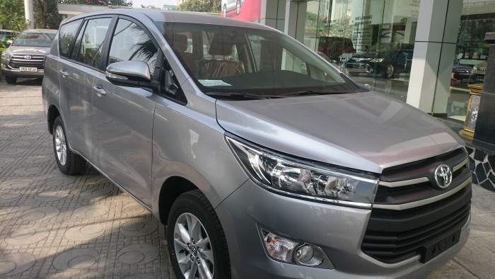Cần bán xe toyota innova 2.0 g đời 2018 Giá 800 triệu