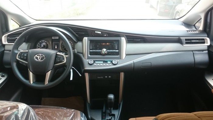 Cần bán xe toyota innova 2.0 g đời 2018 Giá 800 triệu