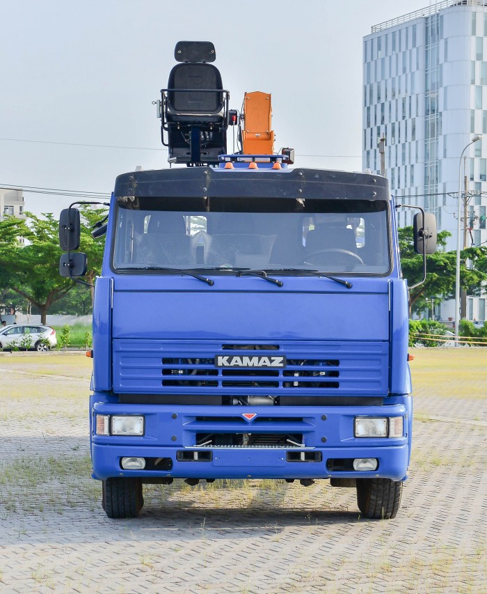 Xe tải cẩu Kamaz 65117 tại Kamaz Bình dương, Tải Cẩu Kamaz 7 Tấn