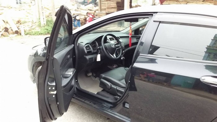 Về hưu không có nhu cầu dùng nên muốn bán xe Honda City AT1.5 sản xuất 2014