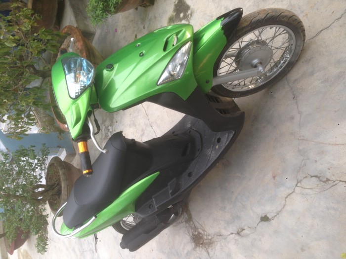 Cần bán xe mio mầu xanh lá tại thị trấn vạn giã huyện vạn ninh tĩnh khánh hoà giá bán tám triệu