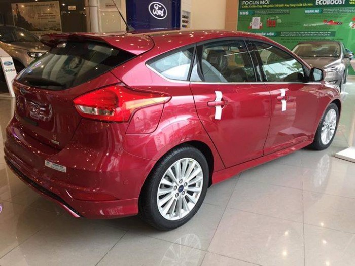 Bán xe Ford Focus giá cạnh tranh