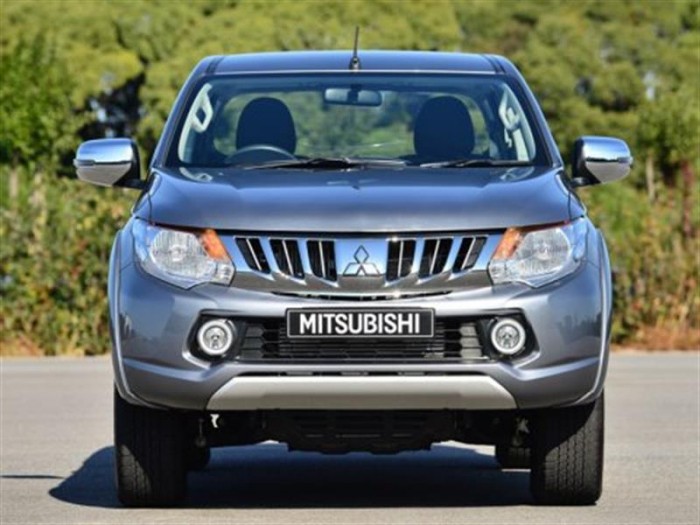 Mitsubishi triton khuyến mãi chỉ còn 536 tr tại mitsubishi quảng bình