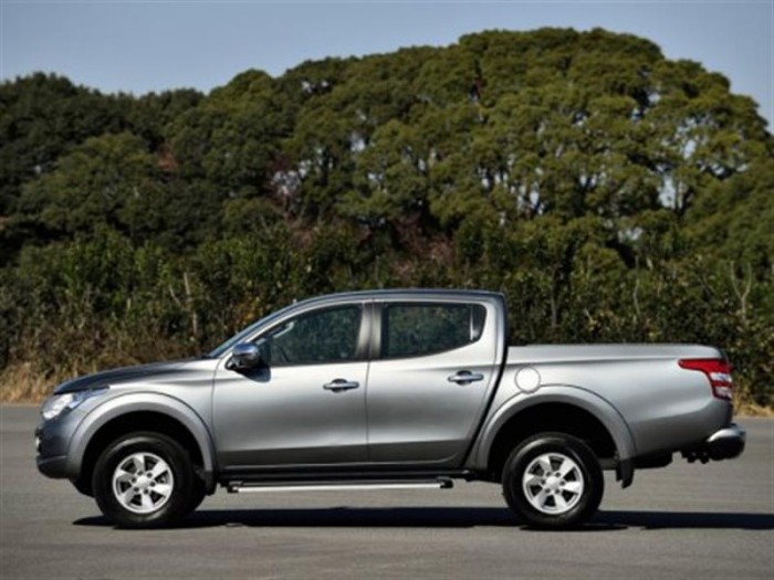 Mitsubishi triton khuyến mãi chỉ còn 536 tr tại mitsubishi quảng bình