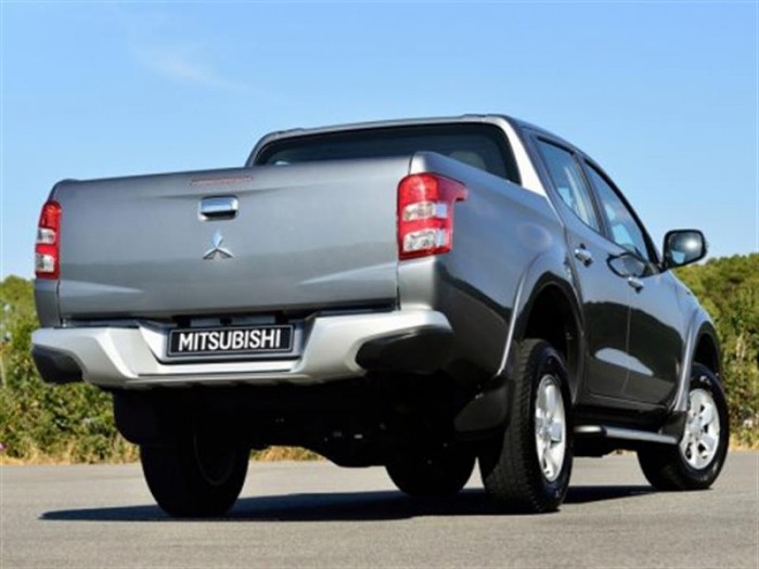 Mitsubishi triton khuyến mãi chỉ còn 536 tr tại mitsubishi quảng bình