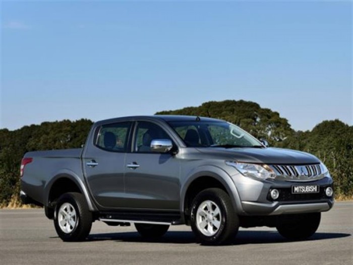 Mitsubishi triton khuyến mãi chỉ còn 536 tr tại mitsubishi quảng bình