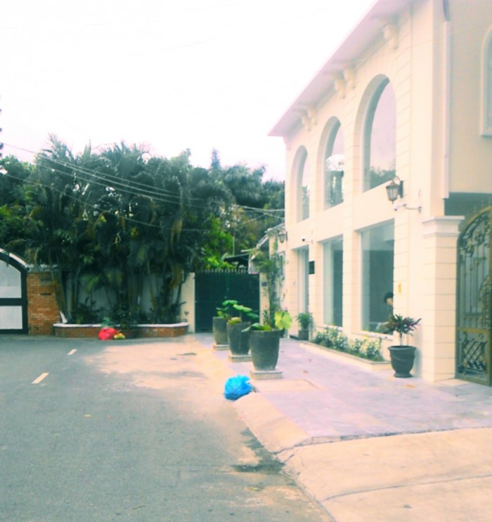 Bán nhà 4x20m cấp 4 hẻm 8m đường Hoàng Việt, phường 4, quận Tân Bình