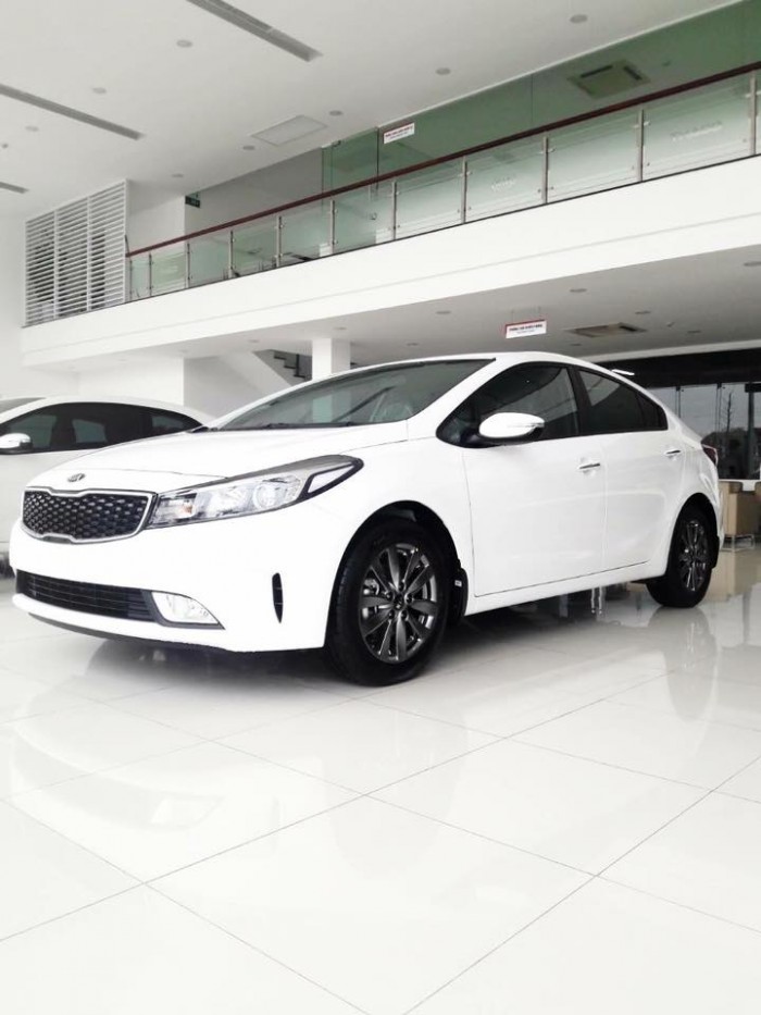 Kia Cerato Mới, Khuyến mãi lớn chưa từng thấy,khách thích là có xe ngay.