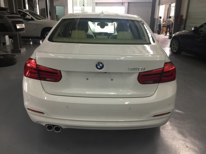 BMW 320i, giao ngay trong tuần. Giá cực tốt