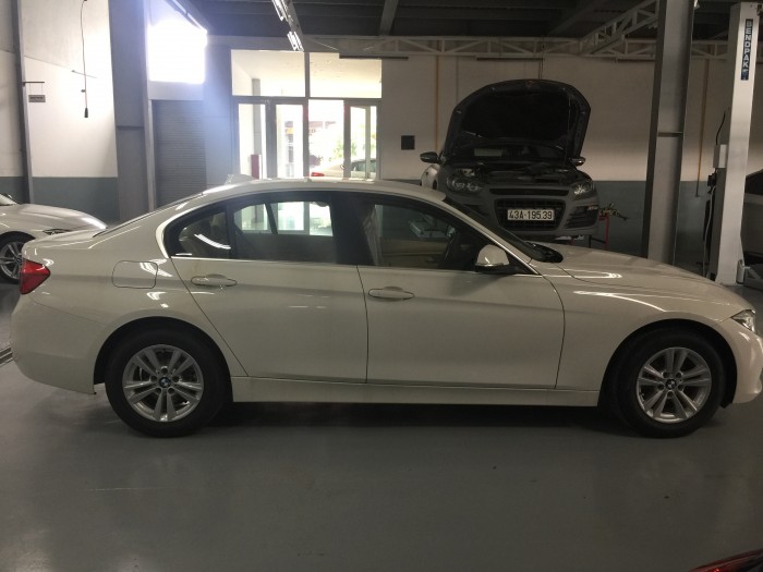 BMW 320i, giao ngay trong tuần. Giá cực tốt