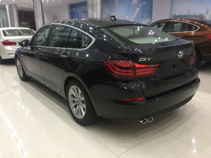 BMW 5 Series 5 GT model 2017, màu đen, xe nhập