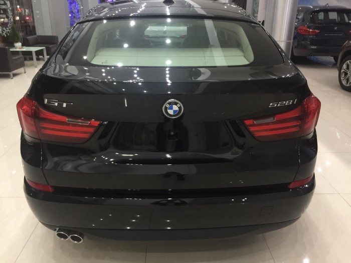 BMW 5 Series 5 GT model 2017, màu đen, xe nhập