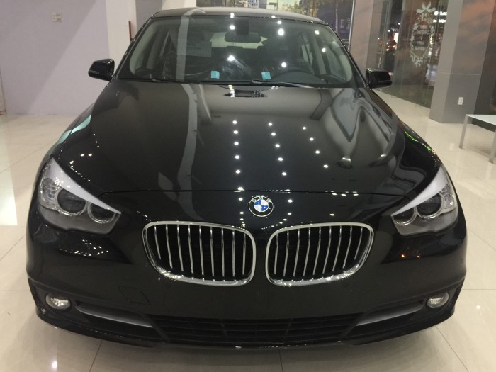 BMW 5 Series 5 GT model 2017, màu đen, xe nhập