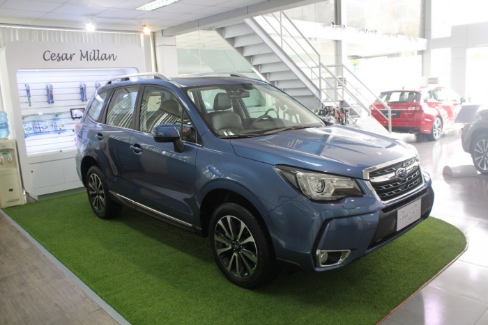 Xe Subaru Forester 2017 dòng xe Suv 5 chỗ, máy xăng, số tự động.