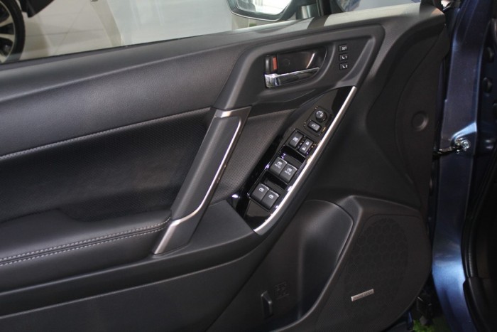 Xe Subaru Forester 2017 dòng xe Suv 5 chỗ, máy xăng, số tự động.
