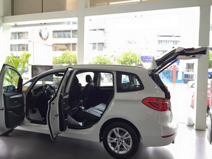 BMW 2 Series 218i Gran Tourer 2017 MPV 7 chỗ cho gia đình