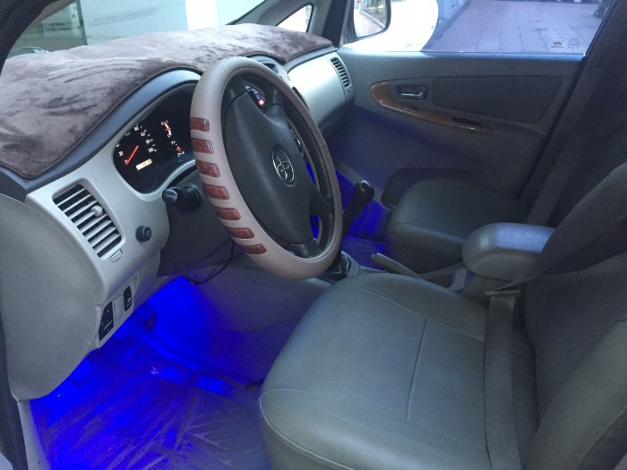 Bán Toyata Innova sx 2009 ghi vàng full option