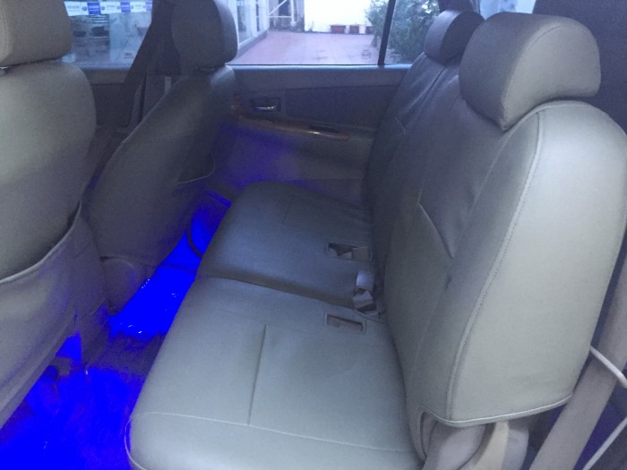 Bán Toyata Innova sx 2009 ghi vàng full option